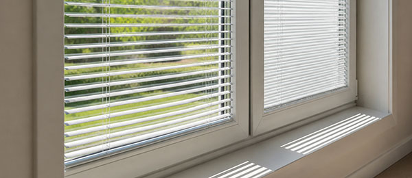 Pros & Cons of&nbsp;Windows Built-In Blinds