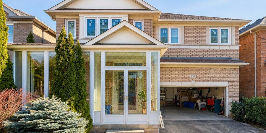 Transom windows in Brampton